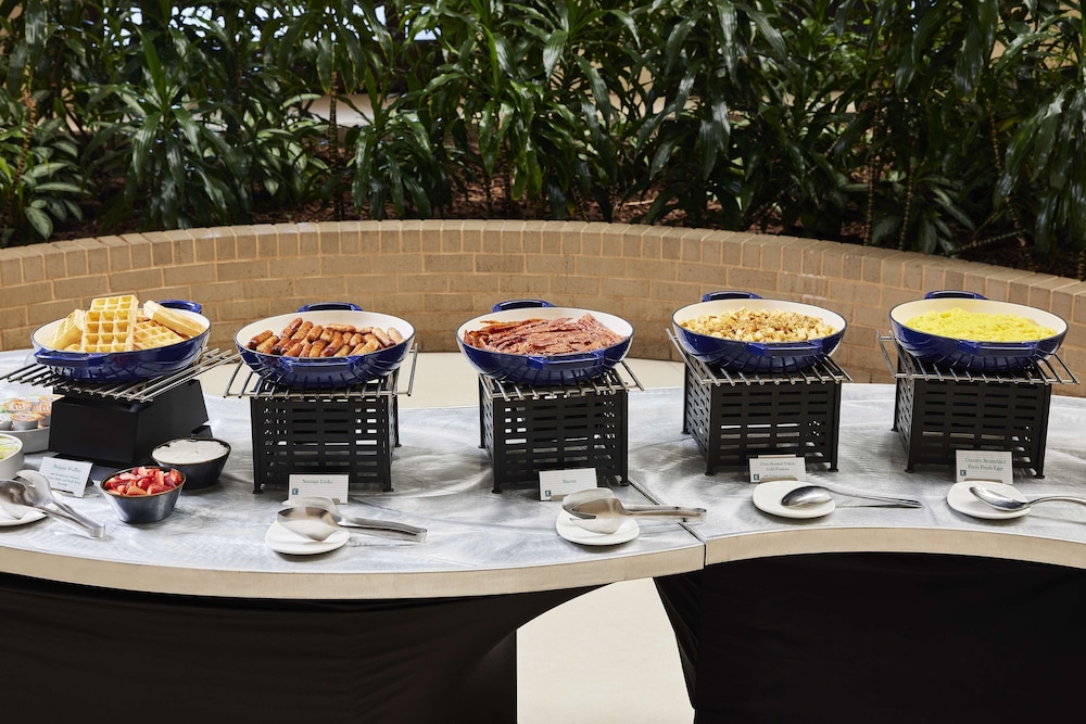 Embassy Suites by Hilton Alexandria Old Town - photo 52