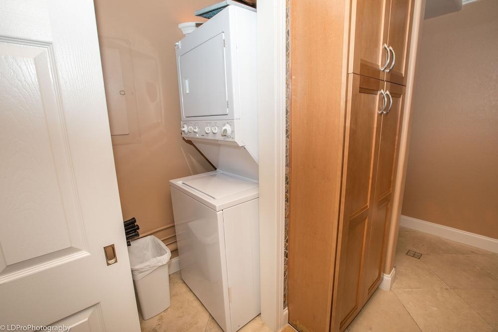 Shoreline Towers 1052 2 Bedroom Condo by RedAwning - photo 22