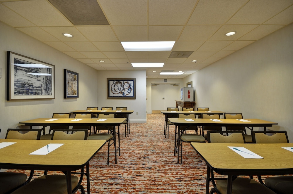 Homewood Suites by Hilton Phoenix Biltmore - photo 19
