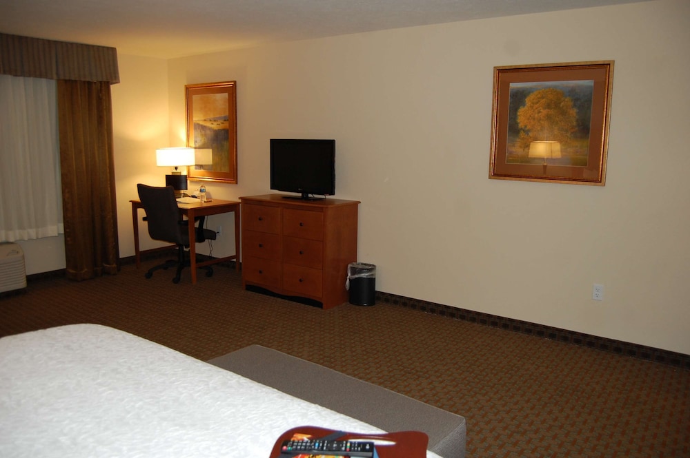 Hampton Inn Sidney NE - photo 20