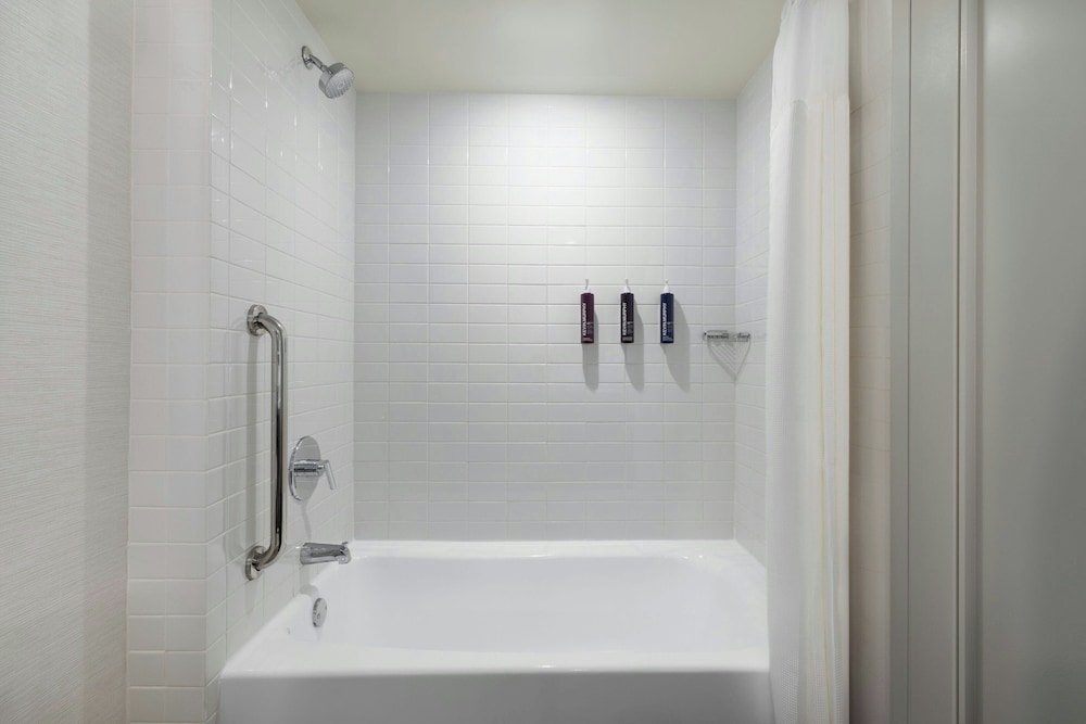 Renaissance Boston Seaport District - photo 58