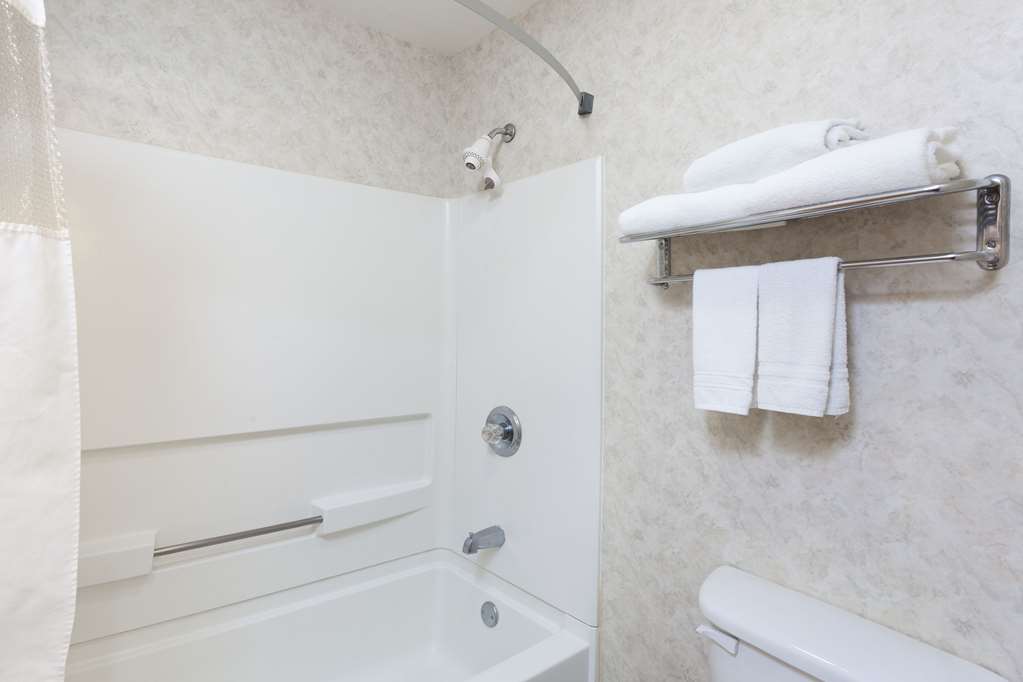 Ramada by Wyndham Sellersburg Louisville North - photo 17