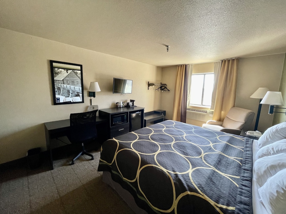 Super 8 by Wyndham Macon - photo 6