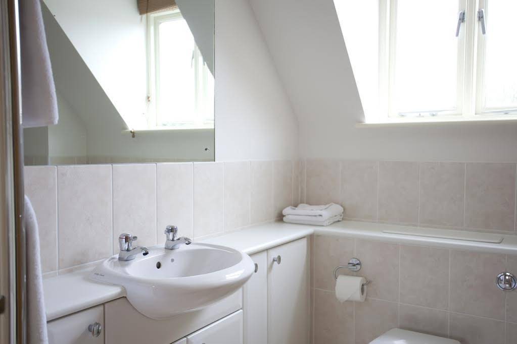 The Green Dragon Inn — 4-Star Luxury Hotel in Cowley, United Kingdom