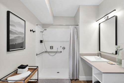 Summit Lofts Boutique Hotel - photo 3