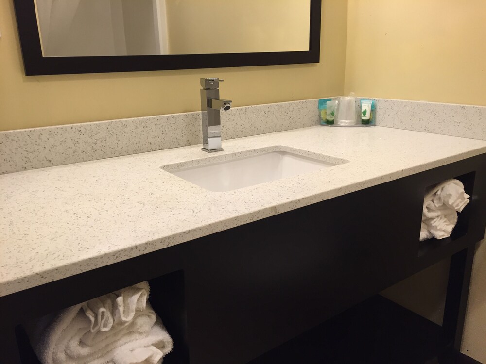 Blu Atlantic Oceanfront Hotel & Suites - photo 22