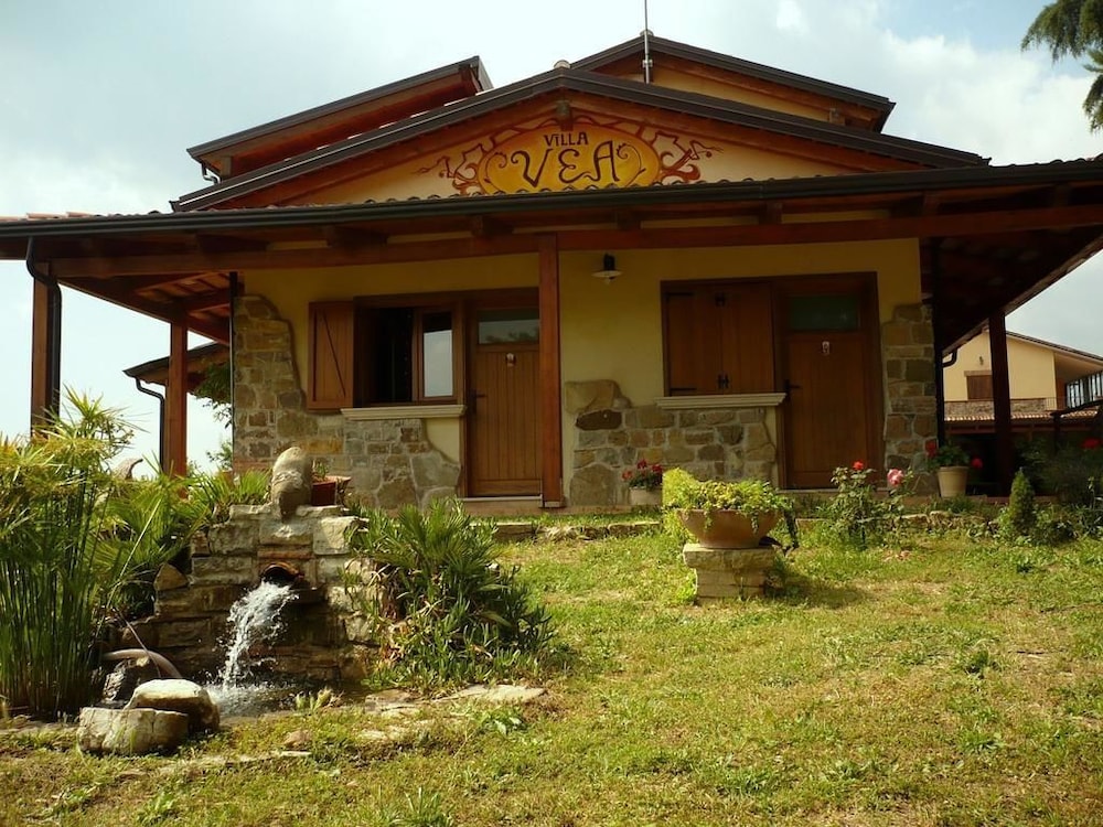 Agriturismo Villa Vea — 4-Star Luxury Hotel in Bellosguardo, Italy