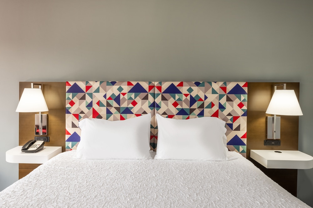 Hampton Inn Belle Vernon - photo 8