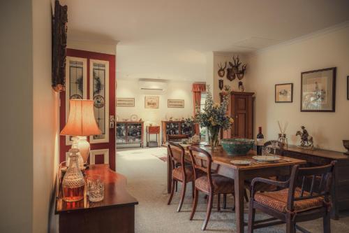 Koolyangarra Cottage Adelaide Hills — 4-Star Luxury Hotel in Adelaide, Australia