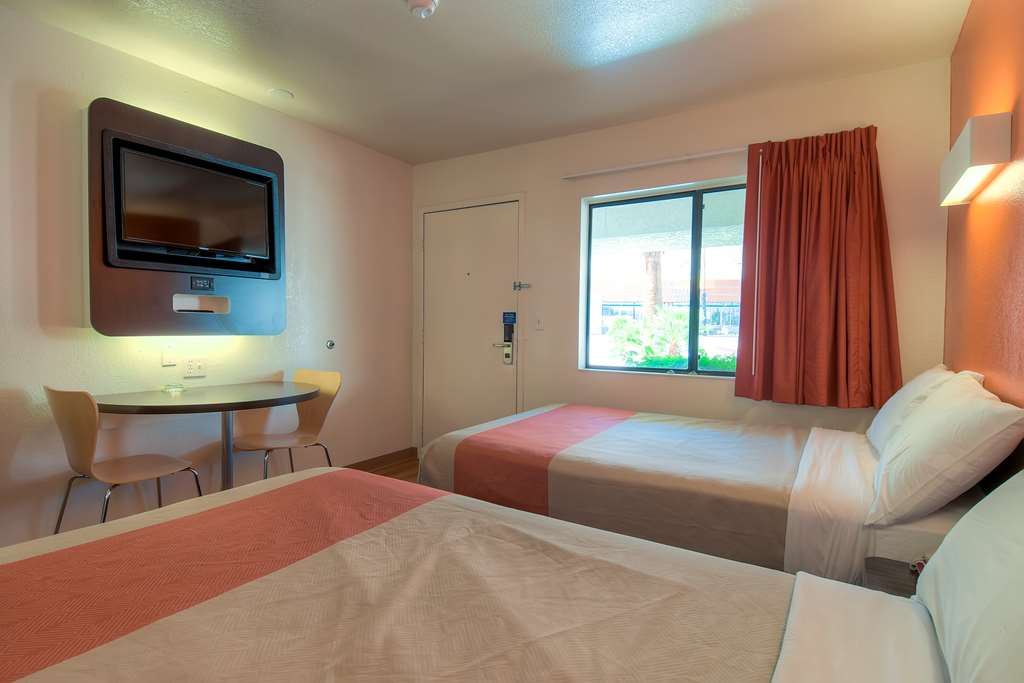Motel 6 Palm Springs CA Downtown - photo 14