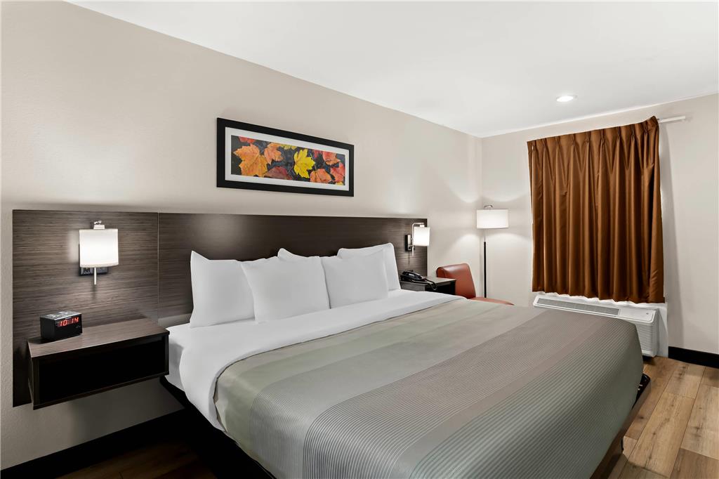 Quality Inn & Suites - photo 16