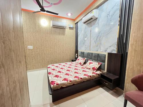 Chaudhary Palace - carbon neutral hotel in Ajodhya