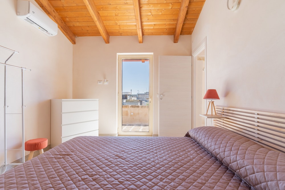 Villa Pussacra by BarbarHouse — 4-Star Luxury Hotel in Giuggianello, Italy
