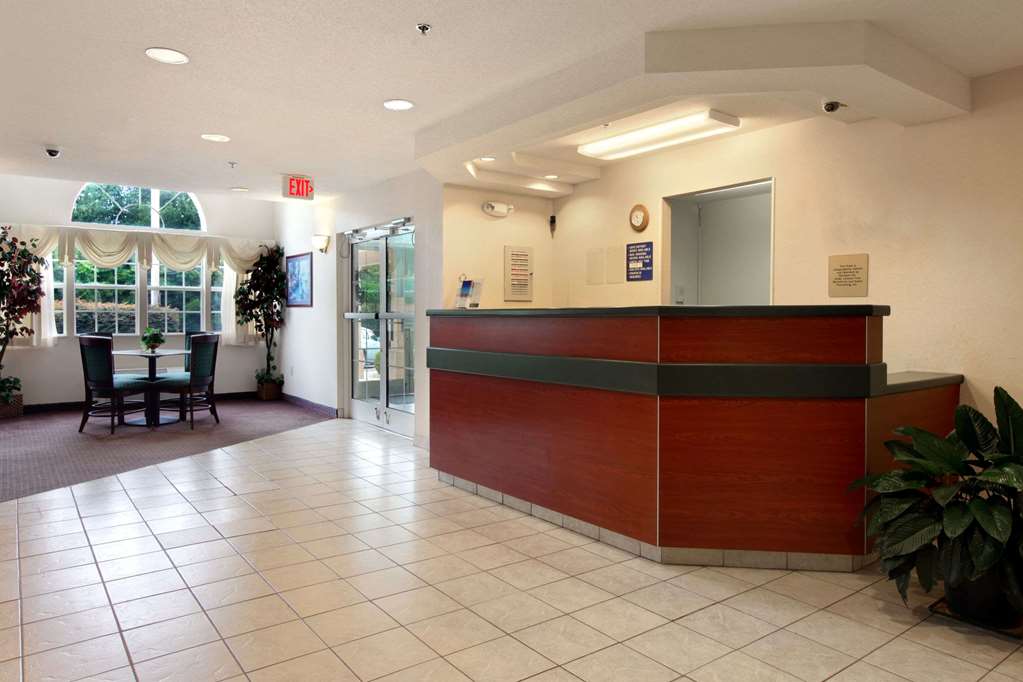 Super 8 by Wyndham Harbison Parkridge Hospital - photo 2
