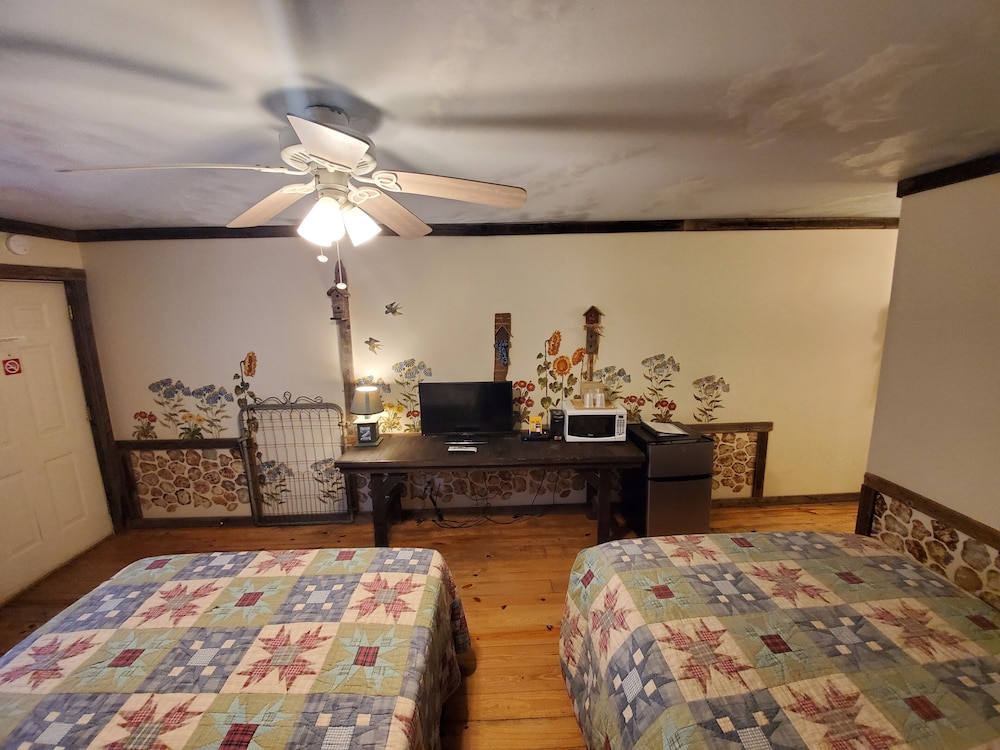 Jamesport Inn - photo 22