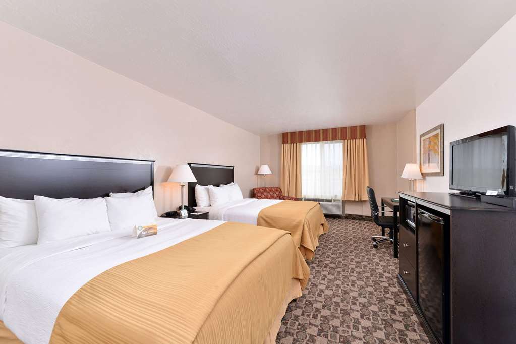 Quality Inn Vernal near Dinosaur National Monument - photo 15