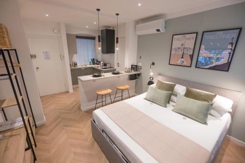 Monte 21 San Giusto — 4-Star Luxury Hotel in Trieste, Italy