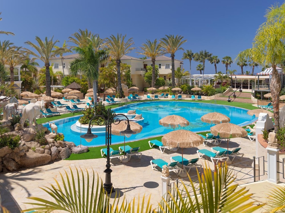 Gran Oasis Resort — Playa De Las Americas — photo 2