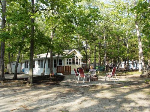 Sea Pines Park Model 1 - photo 6