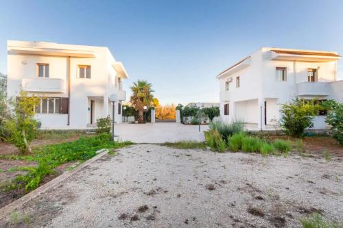 Casa Bianca Ac Wifi Porto Cesareo — 4-Star Luxury Hotel in Porto Cesareo, Italy