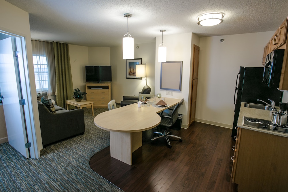 Candlewood Suites Fargo N. Dakota State University by IHG - photo 7
