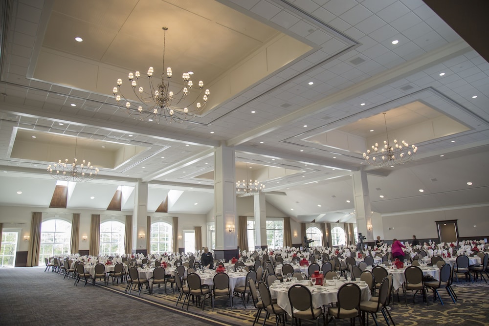 Hillsdale College Dow Hotel and Conference Center - photo 29
