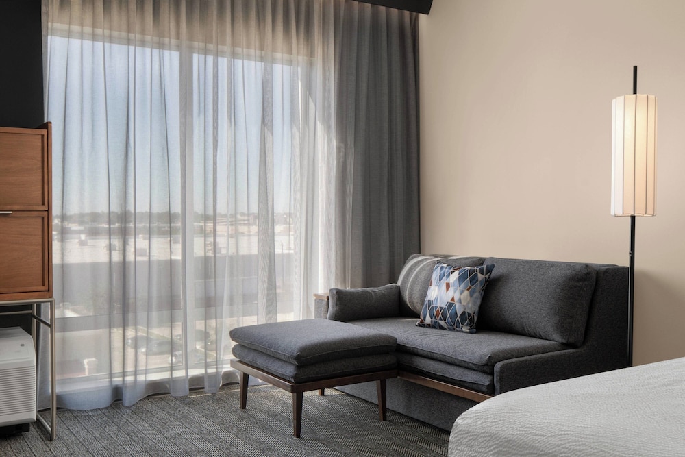 Courtyard by Marriott Houston I 10 West Memorial - photo 9