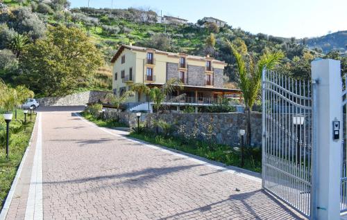 Lovely Apartment In Longobardi Marina — Longobardi — photo 5