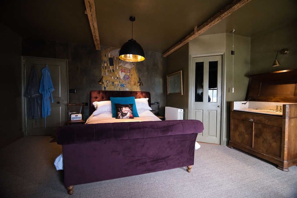 Freds Place — 4-Star Luxury Hotel in Torpoint, United Kingdom