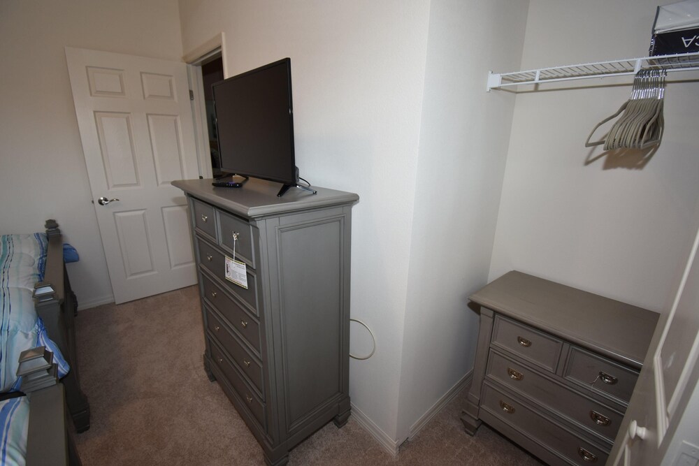 Nov Special W Lucaya 4bed 2 Bath ID: 256175 - photo 11