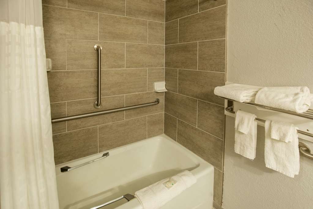 Quality Inn & Suites Hammond Near I 8090 - photo 42
