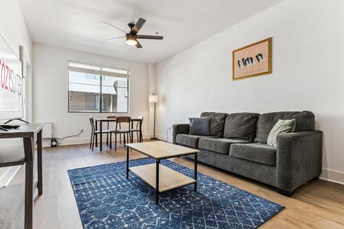 CozySuites Glendale Westgate with pool 02 — 4-Star Luxury Hotel in Glendale, United States