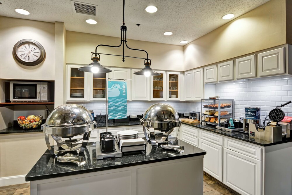 Staybridge Suites Columbus Worthington - photo 23