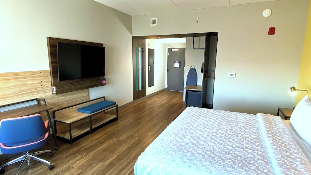 Tru By Hilton Baltimore Harbor East MD - photo 23