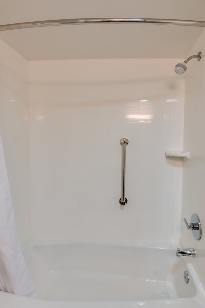Hampton Inn Dickson - photo 27