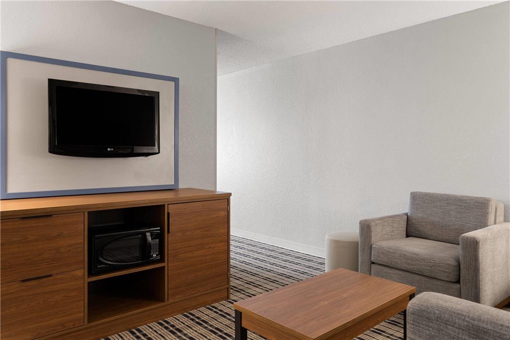 AmericInn by Wyndham Alexandria - photo 35