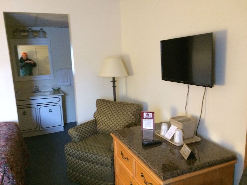 The Ship Motel - photo 23
