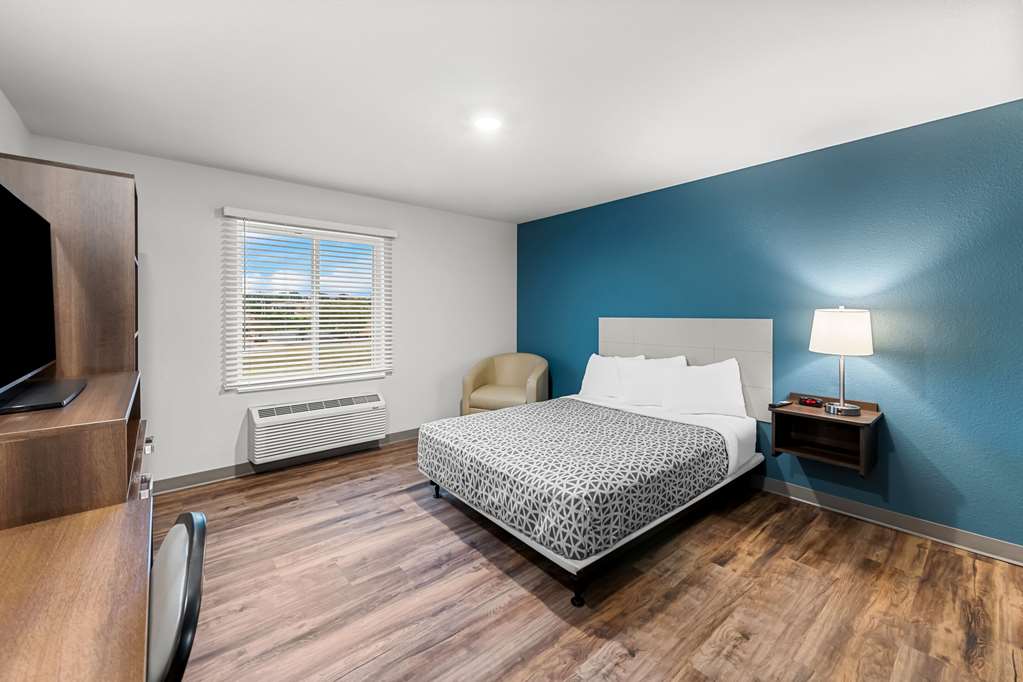 Woodspring Suites Kansas City Airport - photo 18