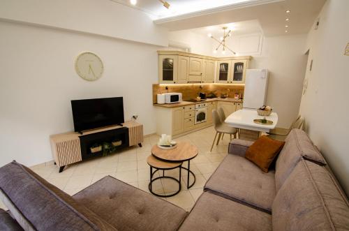 M & E Guesthouse — 4-Star Luxury Hotel in Volos, Greece