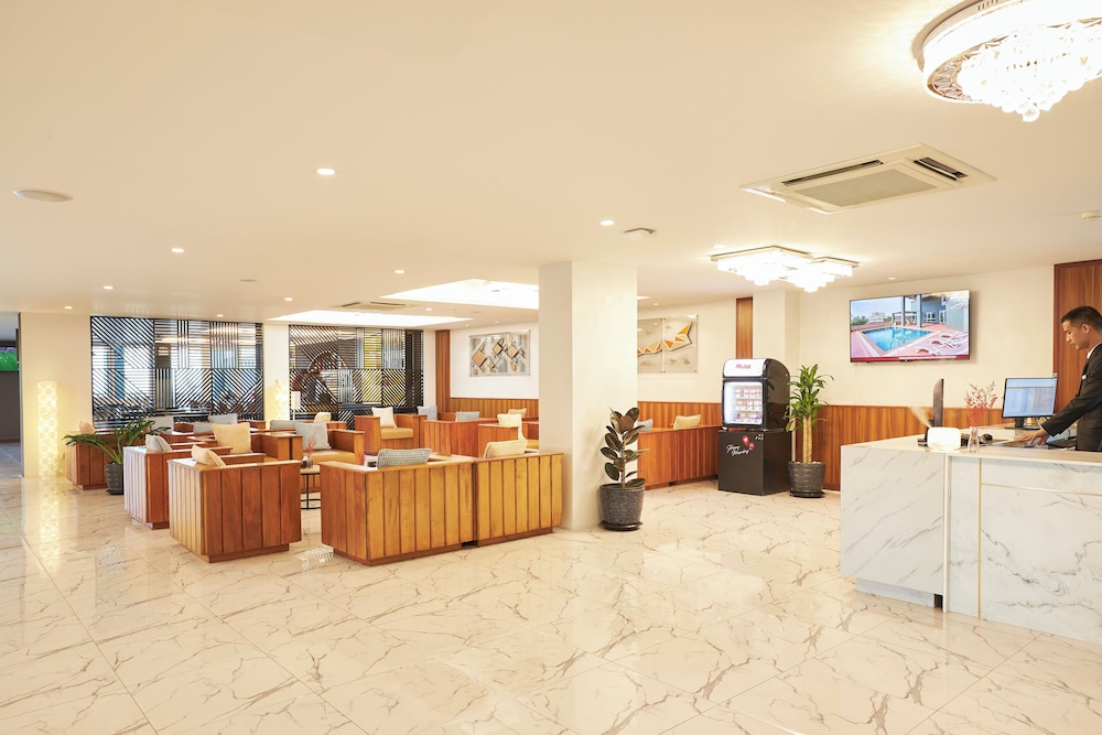 Lobby lounge