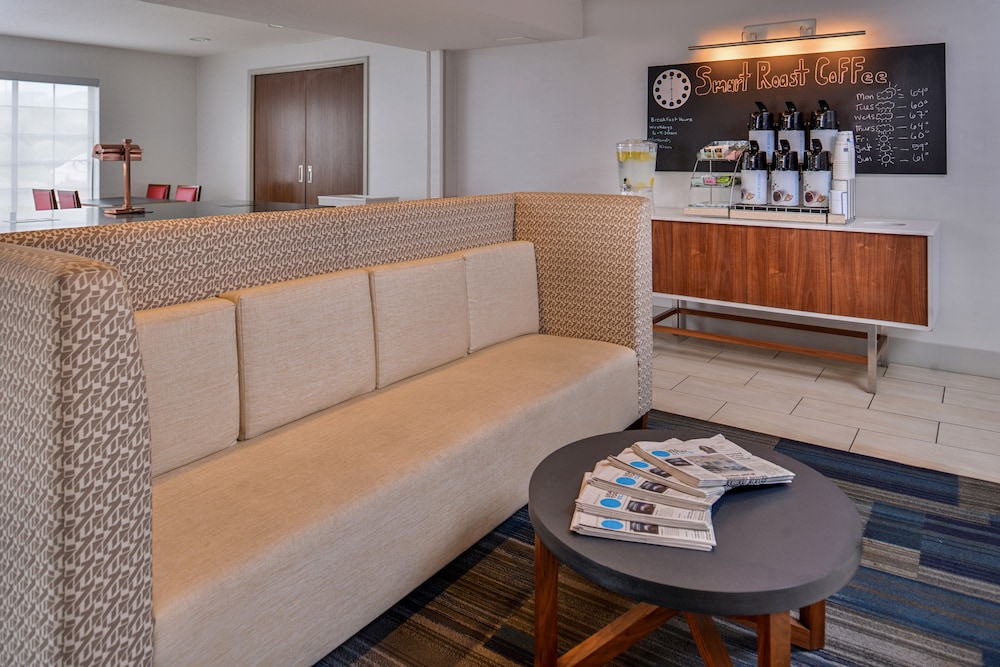 Holiday Inn Express Westley North Patterson Area - photo 2