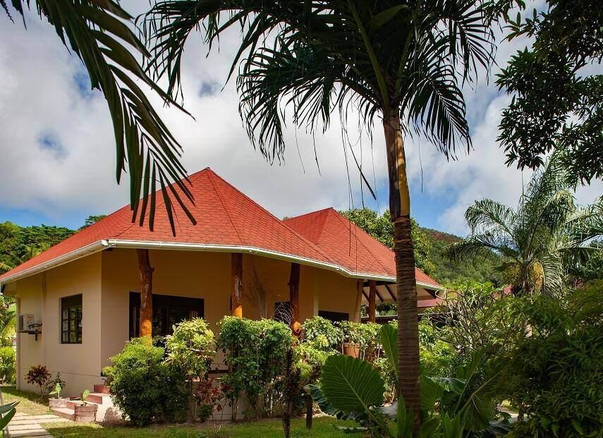 Les Lauriers Eco Hotel — Unknown City
