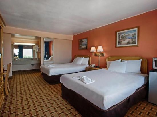 Bayview Inn and Suites - photo 19