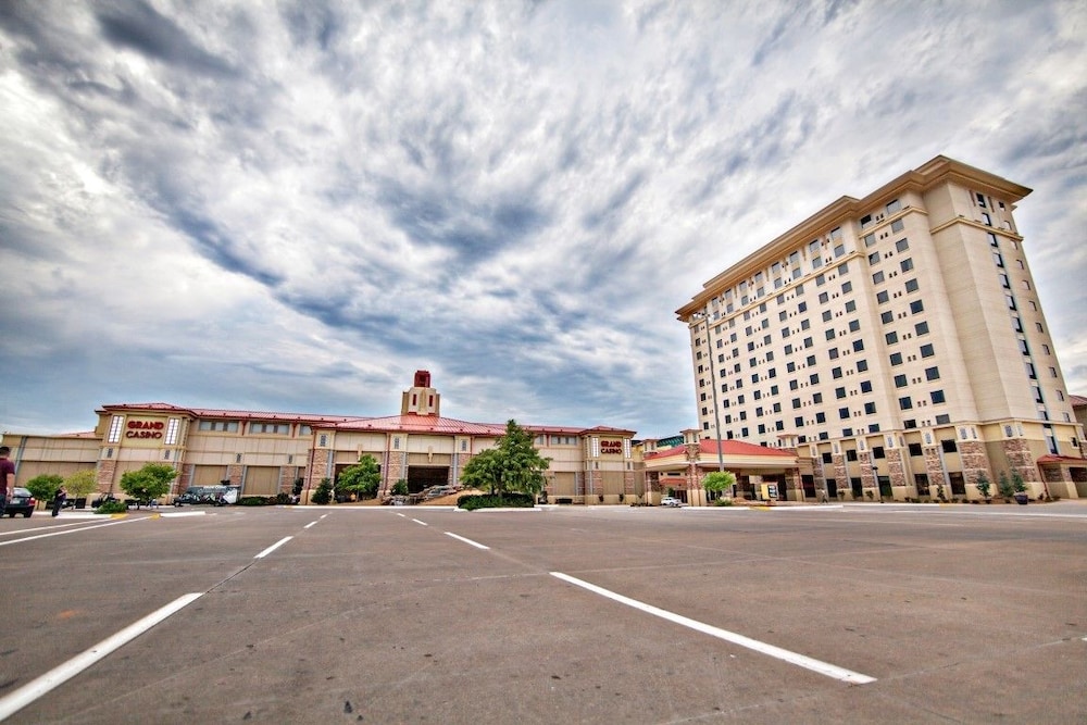 Grand Casino Hotel and Resort — hotel in Shawnee