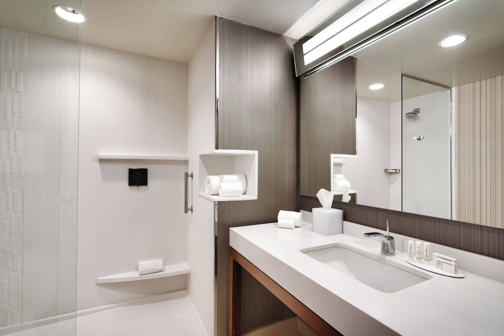 Courtyard by Marriott Atlanta Duluth Downtown - photo 17