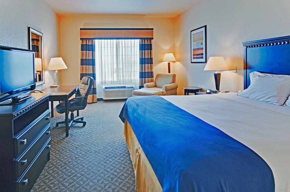 Holiday Inn Express Delano by IHG - photo 10