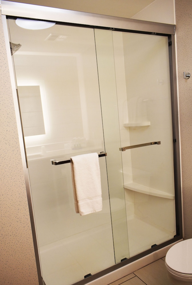 Holiday Inn Express & Suites Albany by IHG - photo 13
