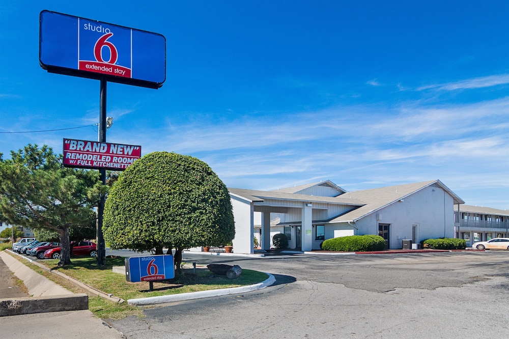 Studio 6 Oklahoma City Airport