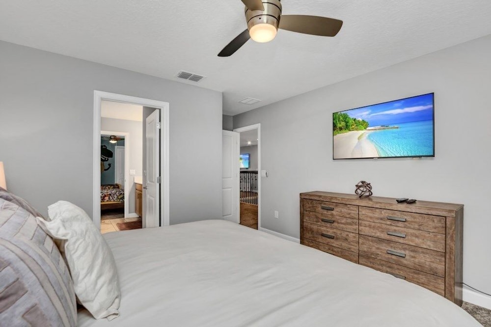 Storey Lake Resort 9 Bed Game theater Room 9 Bedroom Home by RedAwning - photo 16