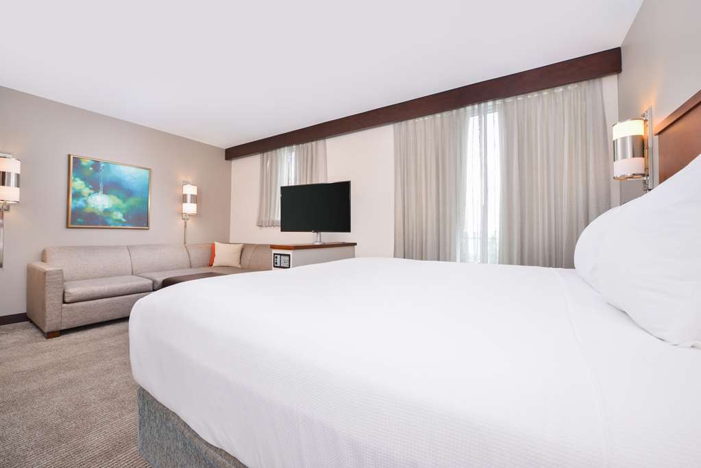 Hyatt Place Chesapeake Greenbrier - photo 38